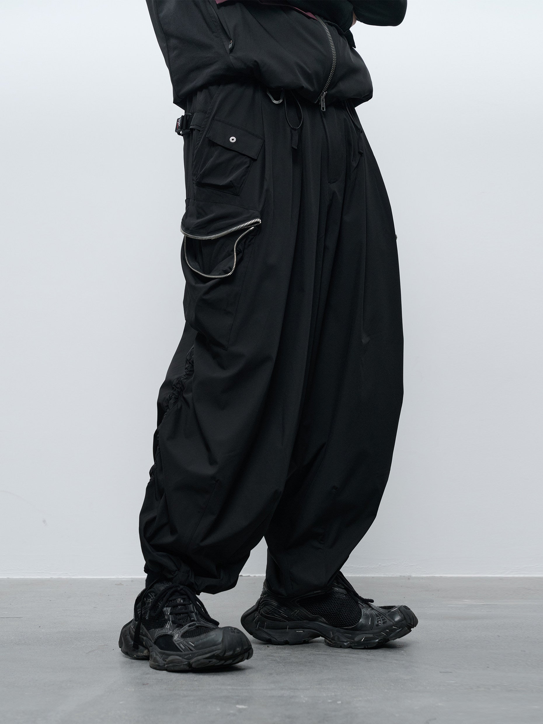 "Dream" Upper Crescent Folding Zipper Pocket Black Nylon Wide-Leg Pants P16E-BK "Erosion Gear"